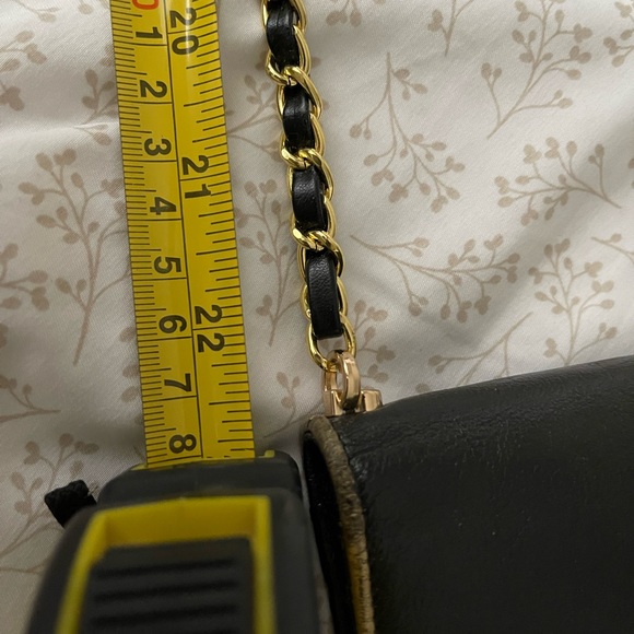 Authentic Chanel cross body calfskin - Picture 14 of 14